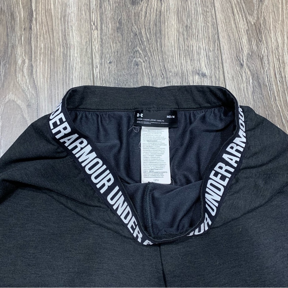 🎃 3/$30 Under Armour loose fit dark gray joggers - Picture 4 of 5